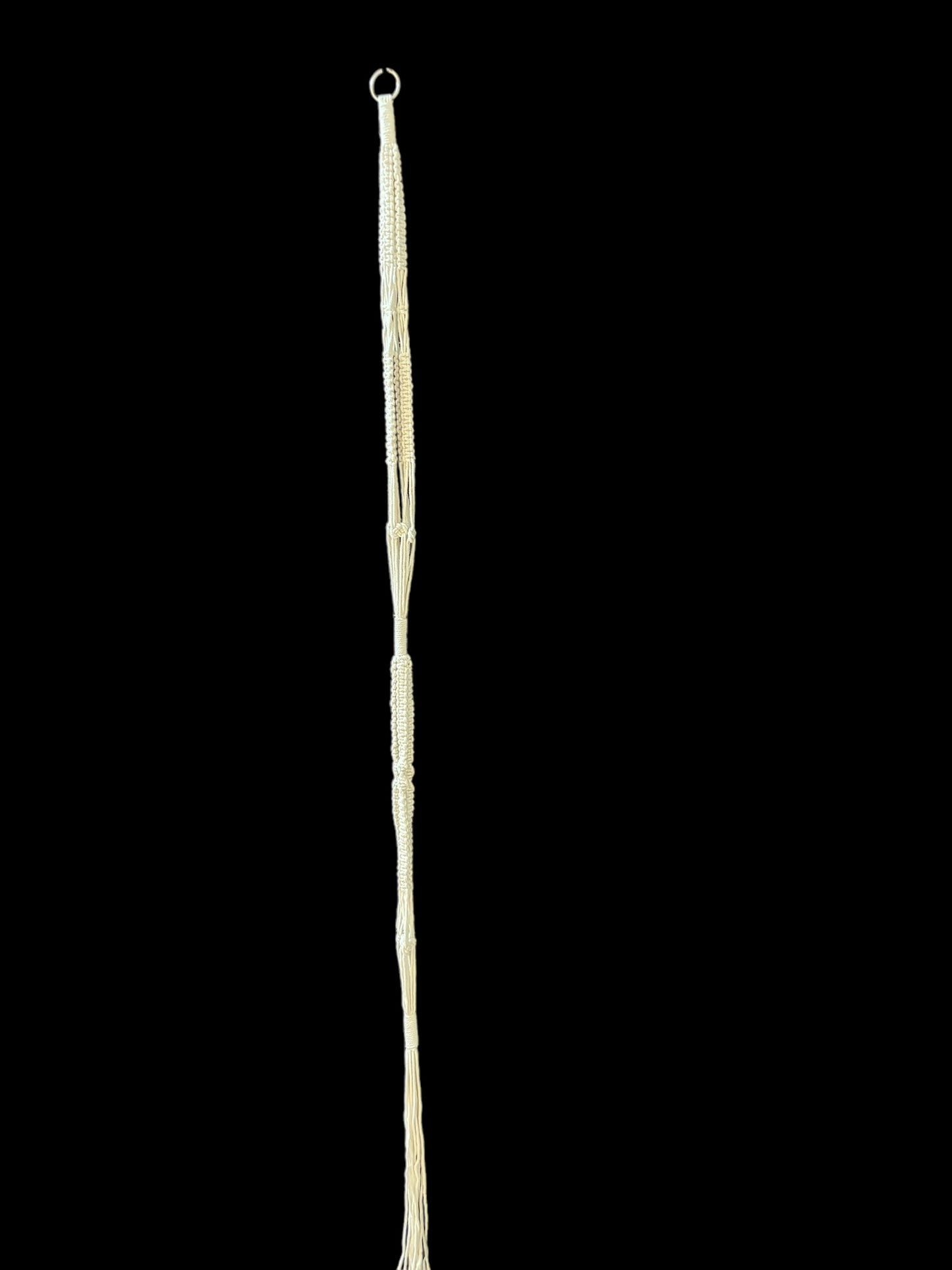 Touch me knot - Ivory macramé plant hanger