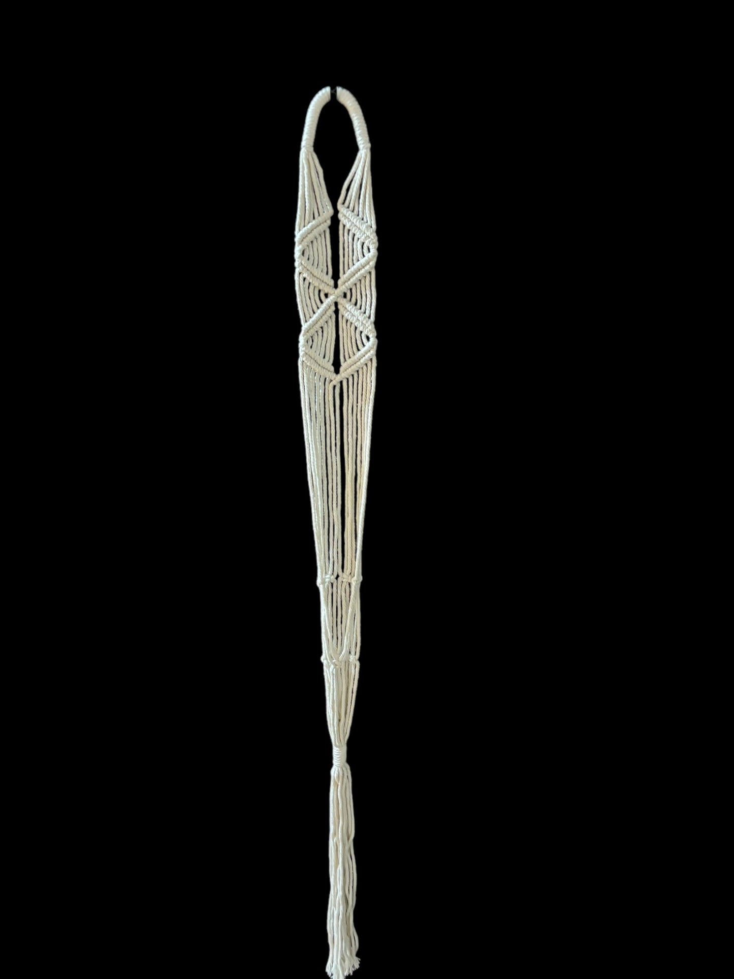 Shania Twine - Ivory macramé plant hanger